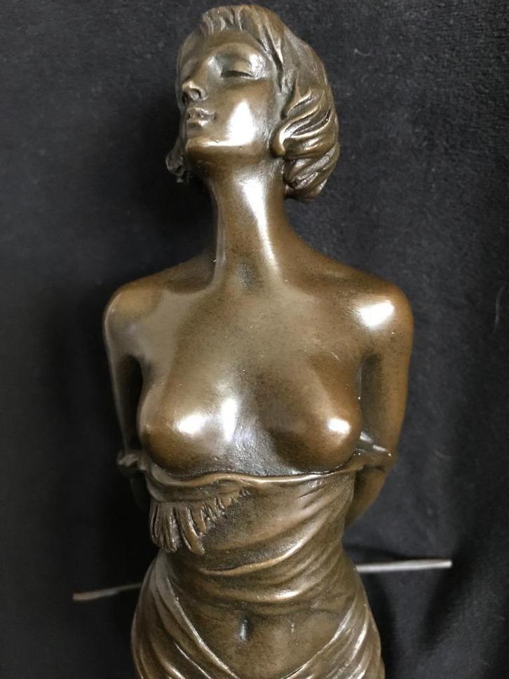 Bronzen dominante dame, Bruno Zach/stempel zuiver brons, Antiek en Kunst, Kunst | Beelden en Houtsnijwerken, Ophalen of Verzenden