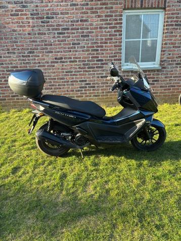 Kymco Skytown 125cc, Enlèvement, 1 cylindre, Jusqu'à 11 kW