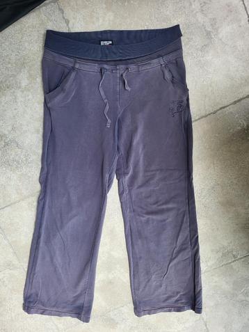 GRATIS: Merk Esprit : sportbroek mt Large, Taille 42/44 (L), Enlèvement ou Envoi, Fitness ou Aérobic, Porté