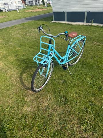Meisjes fiets beschikbaar voor biedingen