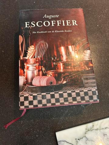 Escoffier het kookboek van de klassieke keuken beschikbaar voor biedingen