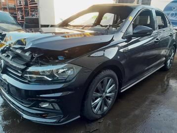 AILE AVANT GAUCHE Volkswagen Polo VI (AW1) (2G0821105), Utilisé, Gauche, Volkswagen, Garde-boue