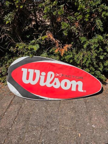 Tenniszak Wilson beschikbaar voor biedingen