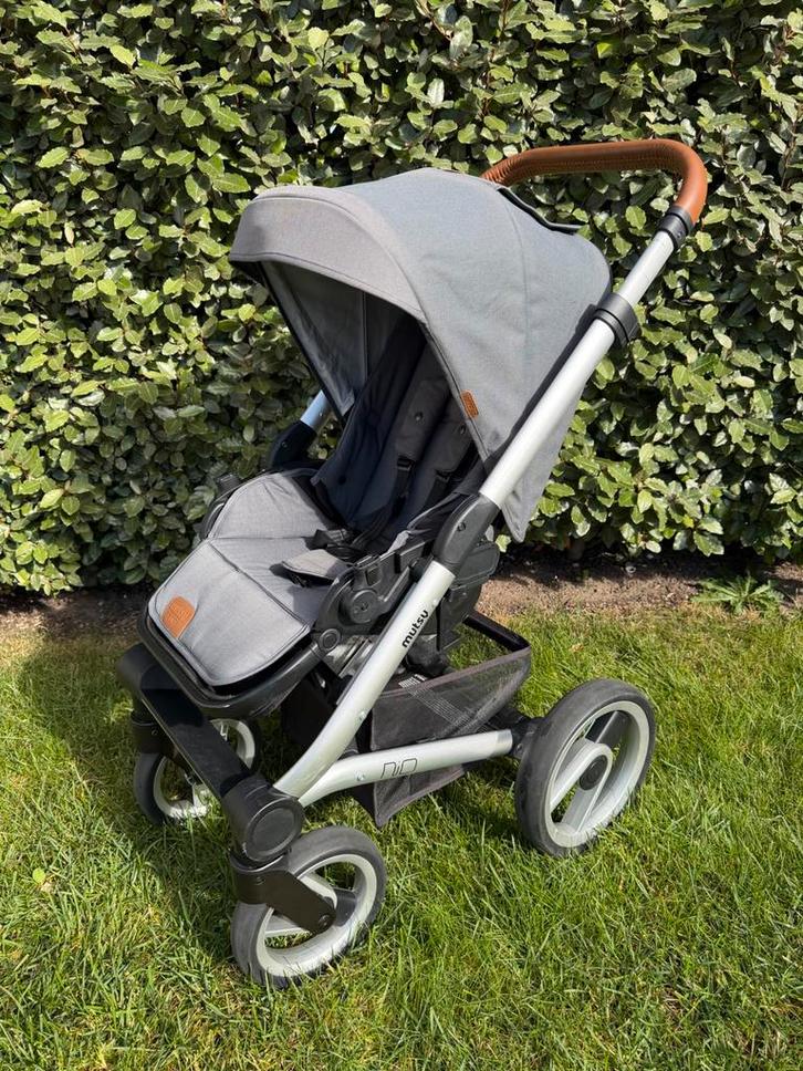 Complete Mutsy Nio kinderwagen in perfecte staat, Kinderen en Baby's, Buggy's, Zo goed als nieuw, Maxi-Cosi, Regenhoes, Ophalen