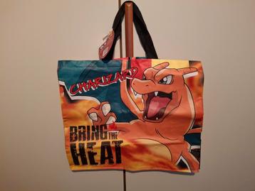 Charizard tas voor de Charizard liefhebbertjes  beschikbaar voor biedingen