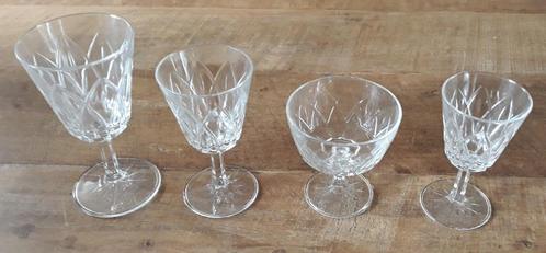 Ensemble de 26 verres (4 modèles), Verzamelen, Glas en Drinkglazen, Zo goed als nieuw, Overige typen, Ophalen of Verzenden