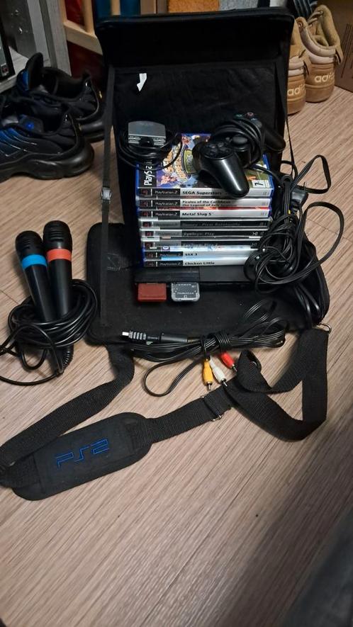 ps2 black slim, + 2micro's + eye toy + games en mem cards!, Games en Spelcomputers, Spelcomputers | Overige, Zo goed als nieuw