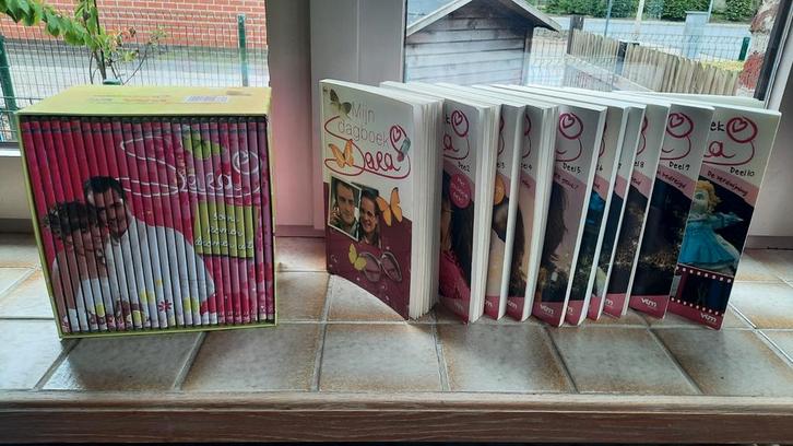 Sara complete dvd box + boeken in perfecte staat., Cd's en Dvd's, Dvd's | Nederlandstalig, Zo goed als nieuw, Ophalen of Verzenden