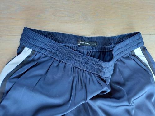 Sportieve&hippe donkerblauwe broek Zara medium, Kleding | Dames, Broeken en Pantalons, Zo goed als nieuw, Maat 38/40 (M), Blauw