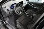 Hyundai i30 Fastback 1.0 T-GDI DCT Automaat Navi Camera, Auto's, 0 cilinders, 0 kg, Zwart, USB