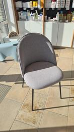 Grijze stoelen, Enlèvement, Comme neuf