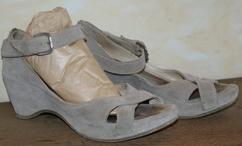 ALEXANDRA sandales beiges talons compensés P40, Vêtements | Femmes, Chaussures, Comme neuf, Chaussures à haut talons, Beige, Enlèvement ou Envoi