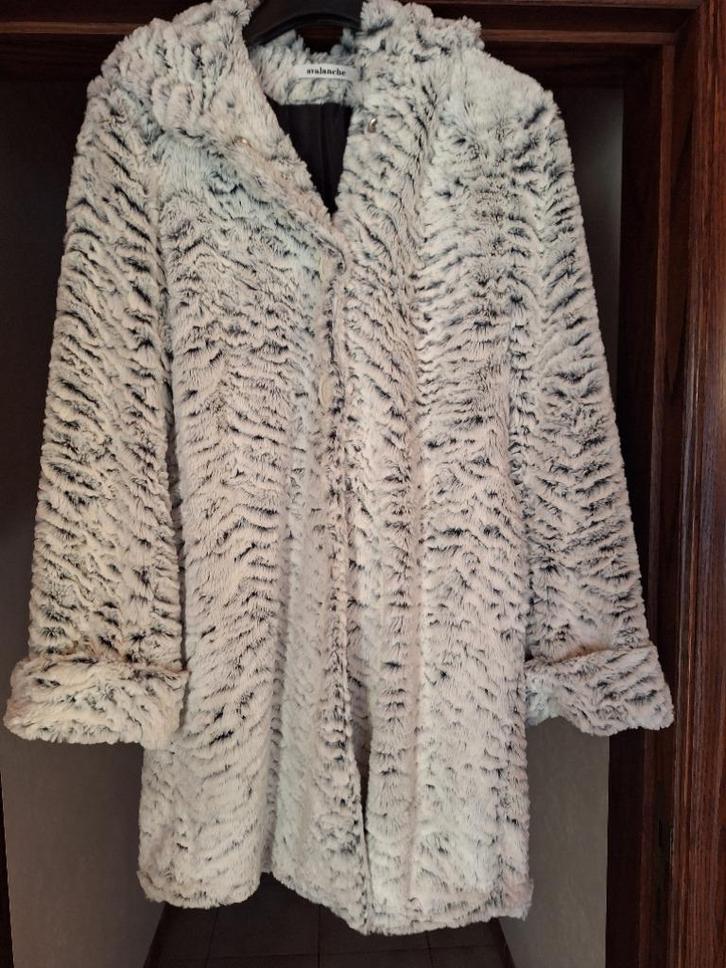 Avalanche mantel, Kleding | Dames, Jassen | Winter, Zo goed als nieuw, Maat 38/40 (M), Verzenden