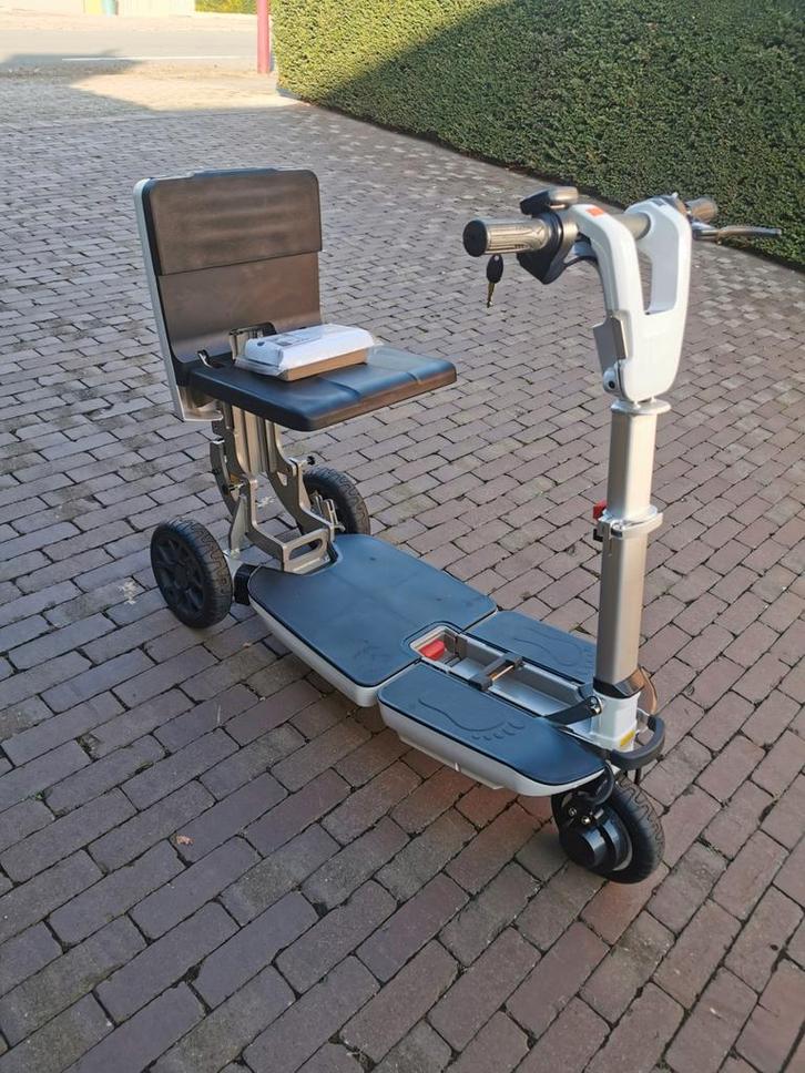 Scootmobiel opvouwbare nieuw snelheid 15kmh info 0488826971, Diversen, Rolstoelen, Nieuw, Elektrische rolstoel, Inklapbaar, Ophalen of Verzenden
