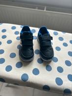 Baskets Adidas pointure 30, Enfants & Bébés, Vêtements de bébé | Chaussures & Chaussettes, Enlèvement, Comme neuf