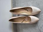 Elegante pumps in beige – maat 39, Ophalen of Verzenden, Zo goed als nieuw, Beige