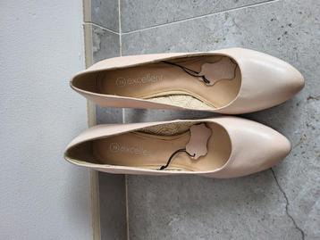 Elegante pumps in beige – maat 39 beschikbaar voor biedingen