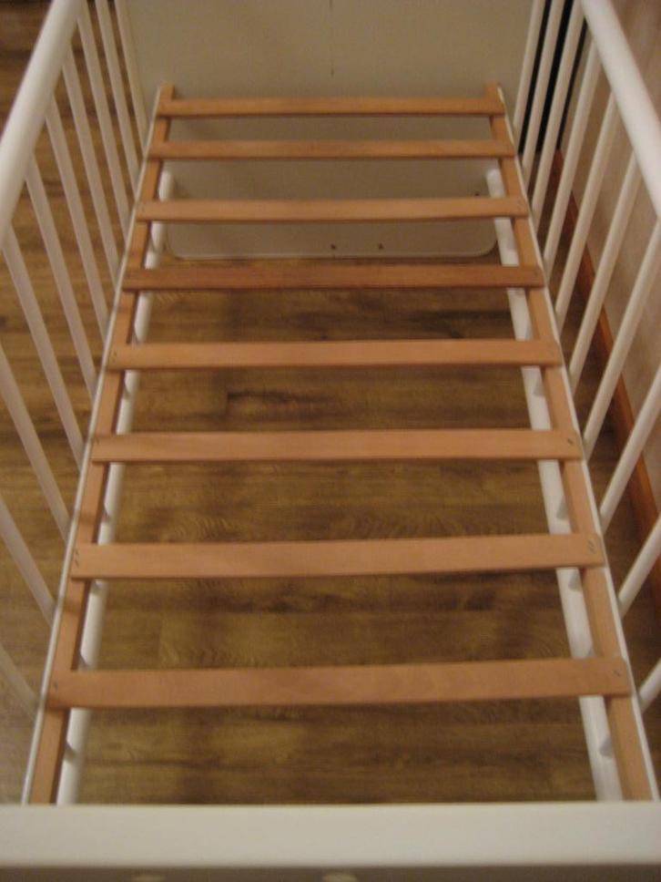 Babybed / meegroeibed (voor tiener), Kinderen en Baby's, Kinderkamer | Bedden, Gebruikt, Minder dan 140 cm, Minder dan 70 cm, Lattenbodem