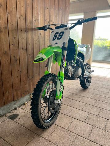 Pitbike 140cc beschikbaar voor biedingen