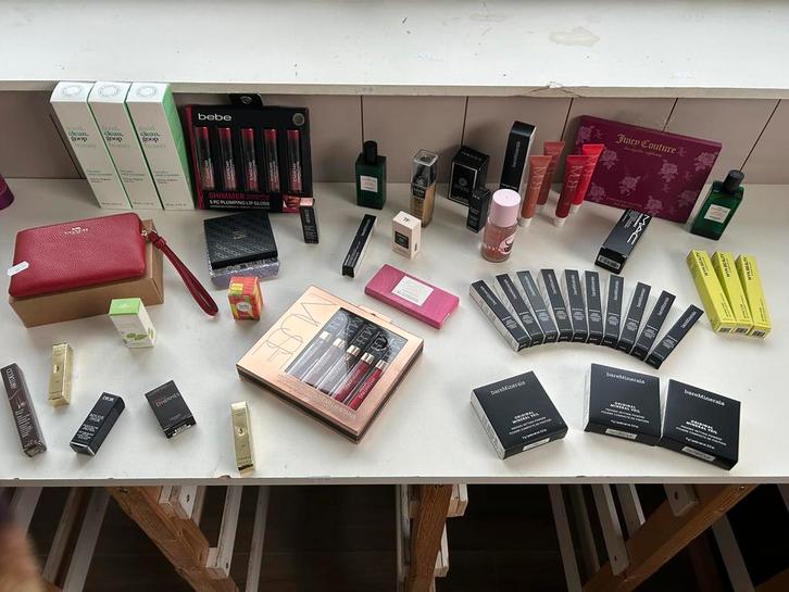 Grote partij NIEUWE make-up & beauty – Luxe merken, Handtassen en Accessoires, Uiterlijk | Cosmetica en Make-up, Nieuw, Make-up