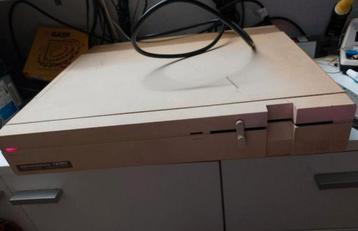 Te koop Commodore 128 d met c64 toetsenbord beschikbaar voor biedingen