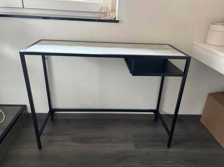 Ikea vittsjo laptoptafel met ladekastje, Huis en Inrichting, Bureaus, Zo goed als nieuw, Ophalen