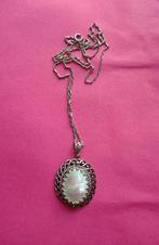 Vintage halsketting met hanger met parelmoer, Ophalen of Verzenden, Gebruikt