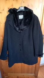 Zwarte geklede jas maat 52, Kleding | Dames, Grote Maten, Ophalen of Verzenden, Jas of Mantel, Zo goed als nieuw, Zwart