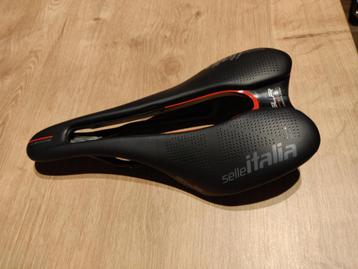 Selle Italia SLR Boost Kit Carbonio Superflow zadel beschikbaar voor biedingen