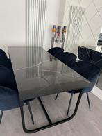 Furnfield marmerlooktafel met velvet stoelen, Ophalen, Zo goed als nieuw