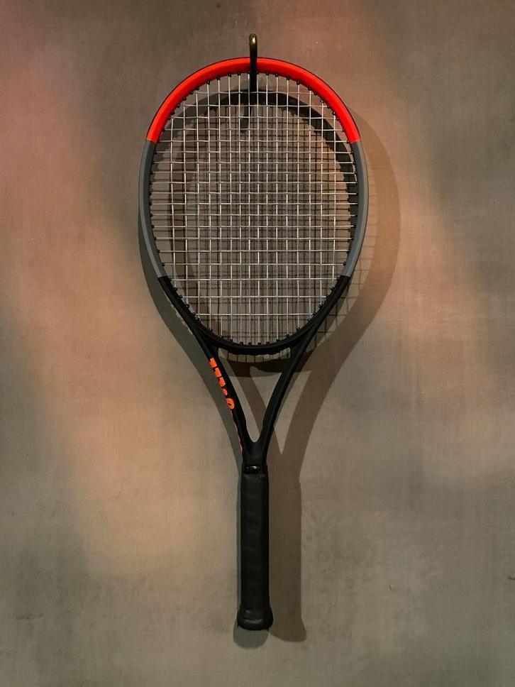 Wilson Clash 100 v1 – topstaat – L2 (310g bespannen), Sport en Fitness, Tennis, Zo goed als nieuw, Racket, Wilson, L2, Ophalen of Verzenden
