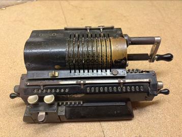 Antieken rekenmachine beschikbaar voor biedingen