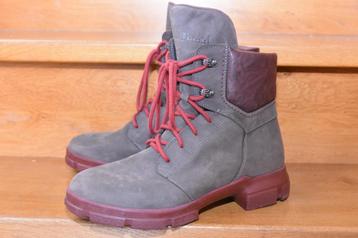 Bottines THINK beschikbaar voor biedingen