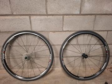 Shimano RS wielen trainingwielen velgrem 11 speed beschikbaar voor biedingen