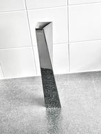 Vase design Alessi Crevasse par Zaha Hadid, Enlèvement