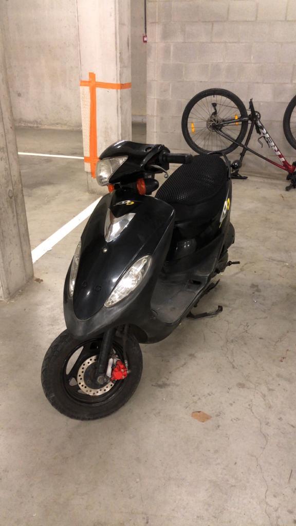 Sym dd 50 B klasse (lees bio ), Fietsen en Brommers, Scooters | Piaggio, Zo goed als nieuw, Elektrisch, Ophalen