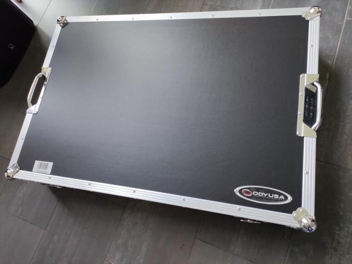 Flightcase voor grote Mixer Pioneer RZX, Muziek en Instrumenten, Behuizingen en Koffers, Nieuw, Overige instrumenten, Flightcase