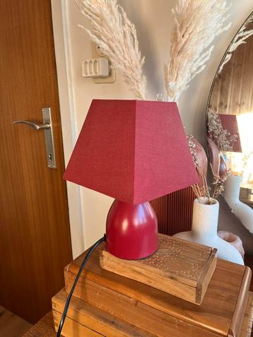 Klein rood lampje beschikbaar voor biedingen
