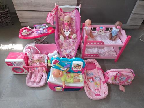 Poppenset met buggy, bed, dokterset,draagmand, maxi cosi,..., Kinderen en Baby's, Speelgoed | Poppen, Zo goed als nieuw, Ophalen