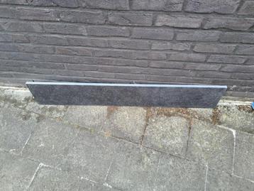 Tablettes en pierre bleue beschikbaar voor biedingen