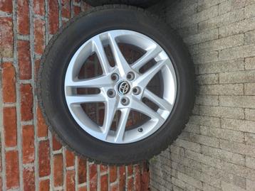 Originele Toyota (ch-r) Velgen met winterbanden beschikbaar voor biedingen