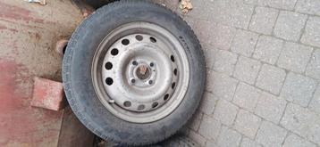Velgen aanhangwagen 4 x 100 pirelli banden beschikbaar voor biedingen