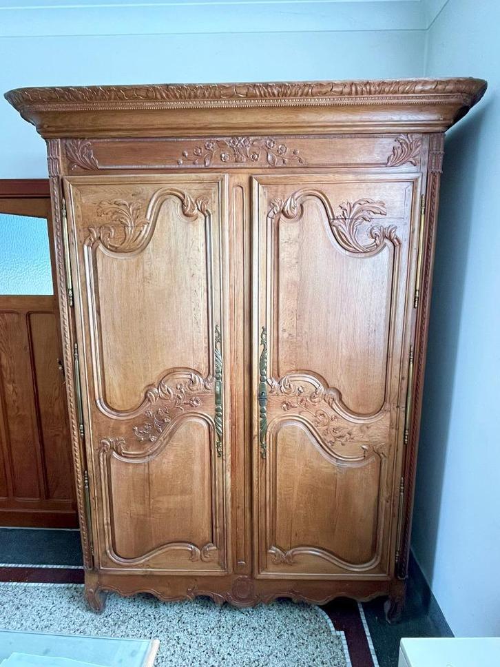 Normandische bruidskast Louis XV, Antiek en Kunst, Antiek | Meubels | Kasten, Ophalen