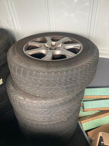 Audi Q5 velgen met winterbanden beschikbaar voor biedingen