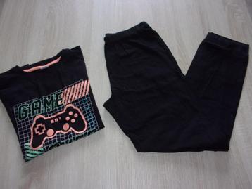 Jongens pyjama. Maat 158-164 beschikbaar voor biedingen