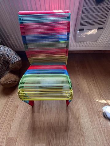 kinderstoeltje beschikbaar voor biedingen