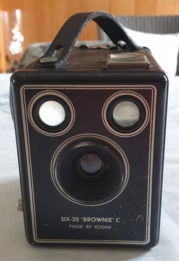 Kodak SIx-20 "Brownie" C ~ Box Camera