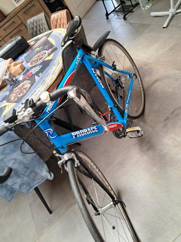 Koersfiets. Nieuw. beschikbaar voor biedingen