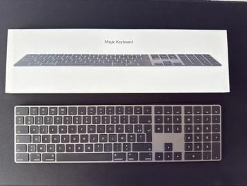 Apple magic keyboard azerty  beschikbaar voor biedingen