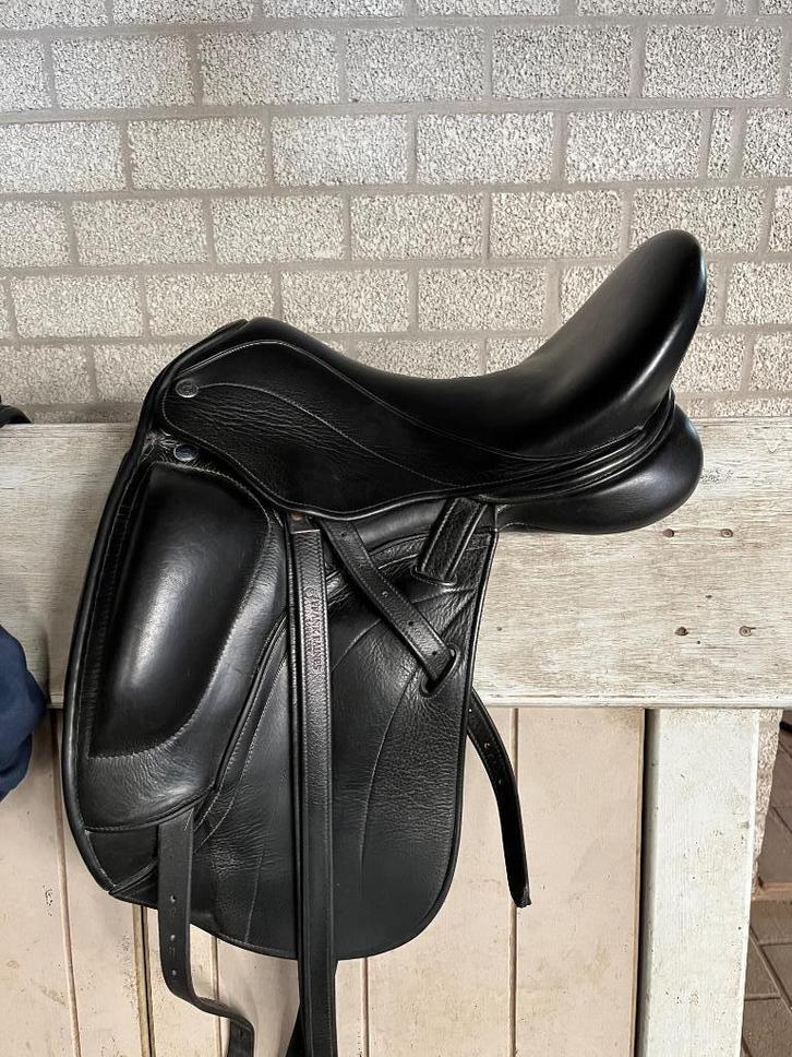 Dressuurzadels te koop, Dieren en Toebehoren, Paarden en Pony's | Zadels, Zo goed als nieuw, Dressuur, Ophalen